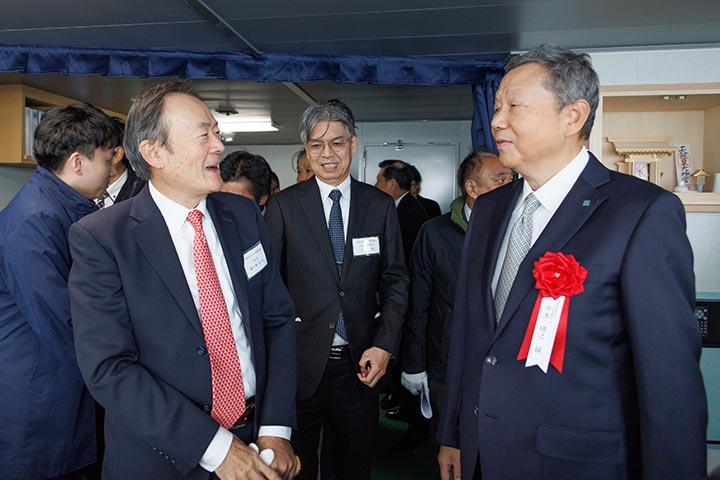 Mr. Imoto with Mr. Iida, VP of ClassNK - KAKO, 1,000TEU Coastal Container Carrier