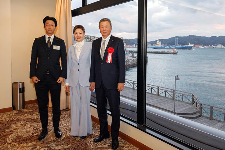 The Imoto Family with the Ship - KAKO, 1,000TEU Coastal Container Carrier